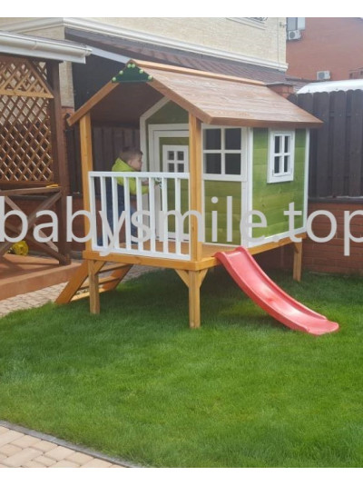 Детский деревянный домик с горкой